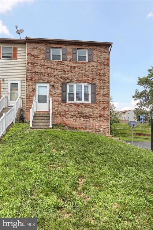 31 Mall Rd, ETTERS, PA, 17319-9589 | Card Image