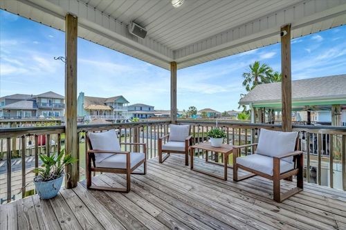 28 Dolphin St, Bayou Vista, TX, 77563-2581 | Card Image