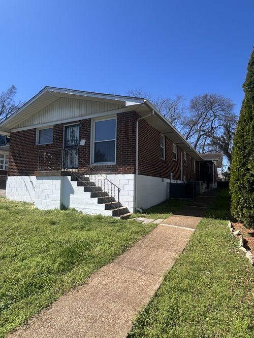 a-1705 15th Ave S, Nashville, TN, 37212-3015 | Card Image