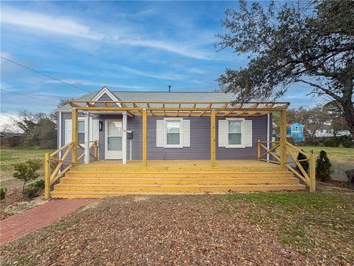 1933 E Ocean View Ave, Norfolk, VA, 23503-2503 | Card Image