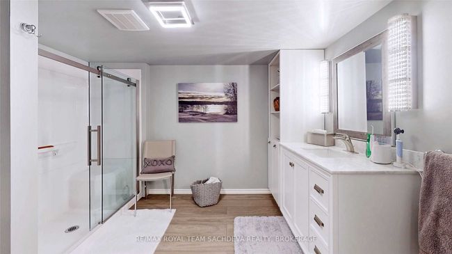 955 Peggoty Cir, House other with 4 bedrooms, 4 bathrooms and 4 parking in Oshawa ON | Image 35