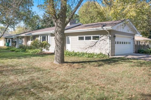1504 Linden St W, Stillwater, MN, 55082-4619 | Card Image
