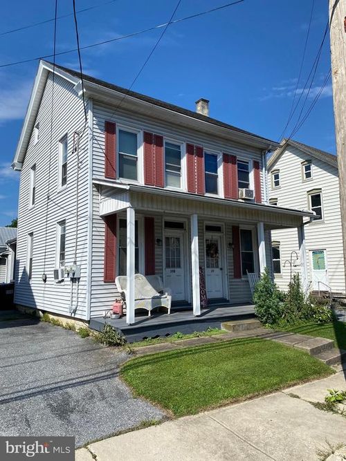 39 E Church St, Stevens, PA, 17578-9510 | Card Image
