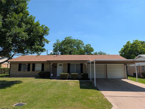 245 Rancho Dr, Saginaw, TX, 76179-2639 | Card Image