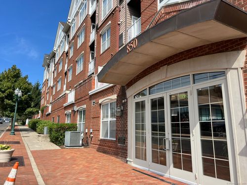 apt-217-850 E Main St, Stamford, CT, 06902-3951 | Card Image