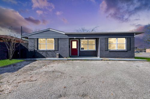 2102 Dewberry Ln, Pasadena, TX, 77502-4007 | Card Image