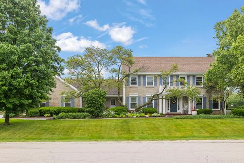 28W470 Lorraine Dr, Winfield, IL, 60190-1718 | Card Image
