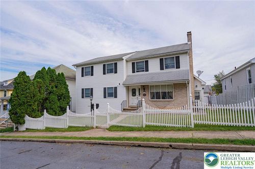 625 Diehl Ave, Fountain Hill, PA, 18015-4303 | Card Image