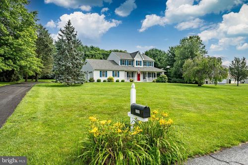 5751 Kingsfield Dr, NARVON, PA, 17555-9433 | Card Image
