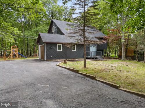 8220 Woodchuck Court, East Stroudsburg, PA, 18301 | Card Image