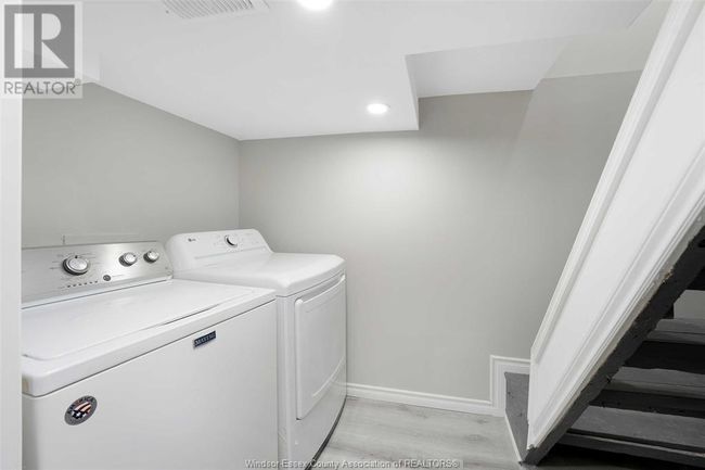 1061 Highland Ave, House other with 4 bedrooms, 3 bathrooms and null parking in Windsor ON | Image 34