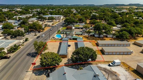 405 S Washington St, Fredericksburg, TX, 78624-4636 | Card Image