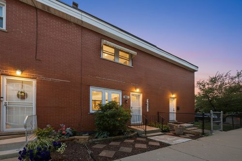 b-9155 S Cottage Grove Ave, Chicago, IL, 60619-7654 | Card Image