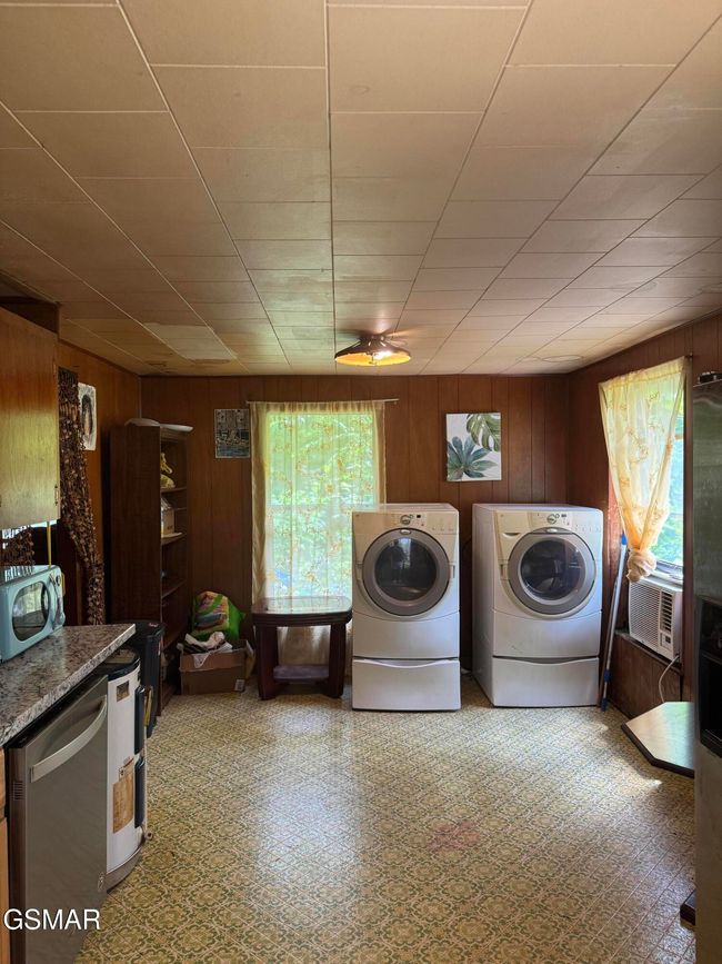 3528 Sugar Camp Cir, House other with 3 bedrooms, 1 bathrooms and null parking in Sevierville TN | Image 12