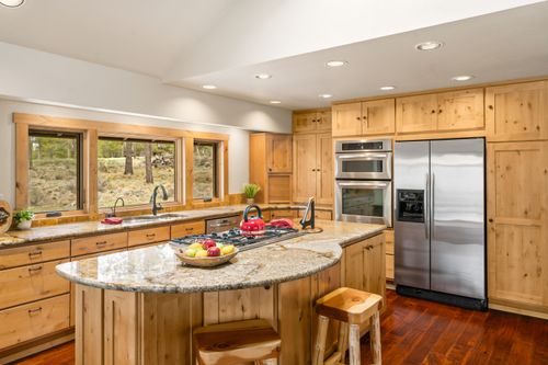 17-57678 Yellow Pine Ln, Sunriver, OR, 97707-1978 | Card Image