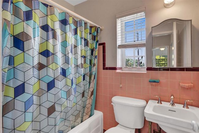 4340 Pine Tree Dr, House other with 5 bedrooms, 5 bathrooms and null parking in Miami Beach FL | Image 32