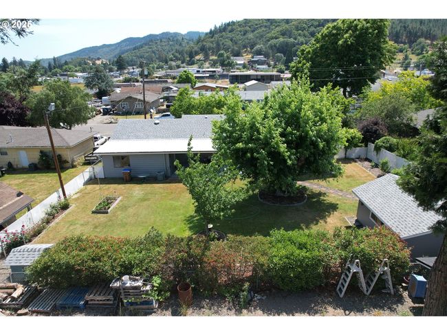 131 Mountain View Ave, House other with 3 bedrooms, 2 bathrooms and 2 parking in Myrtle Creek OR | Image 25