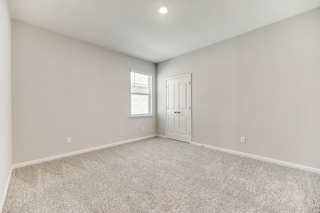 Unfurnished room featuring light carpet and baseboards | Image 4