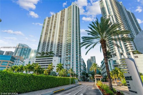 1904-92 Sw 3rd St, Miami, FL, 33130-3082 | Card Image