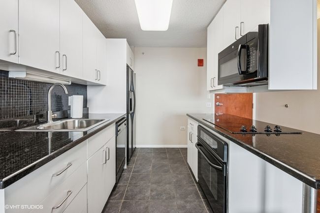 APT-1502 - 800 Elgin Rd, Condo with 2 bedrooms, 2 bathrooms and 1 parking in Evanston IL | Image 6