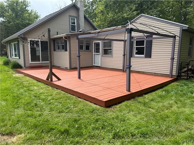 8450 Tuttle Rd, House other with 2 bedrooms, 2 bathrooms and null parking in Bridgeport NY | Image 6