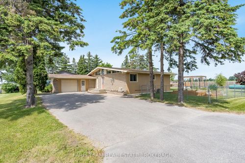 7466 11th Line, Essa, ON, L4M0A6 | Card Image
