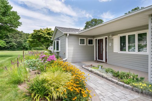 7 Half Hollow Rd, Selden, NY, 11784-3301 | Card Image