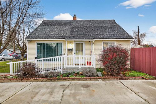 702 S 12th St, Sunnyside, WA, 98944 | Card Image