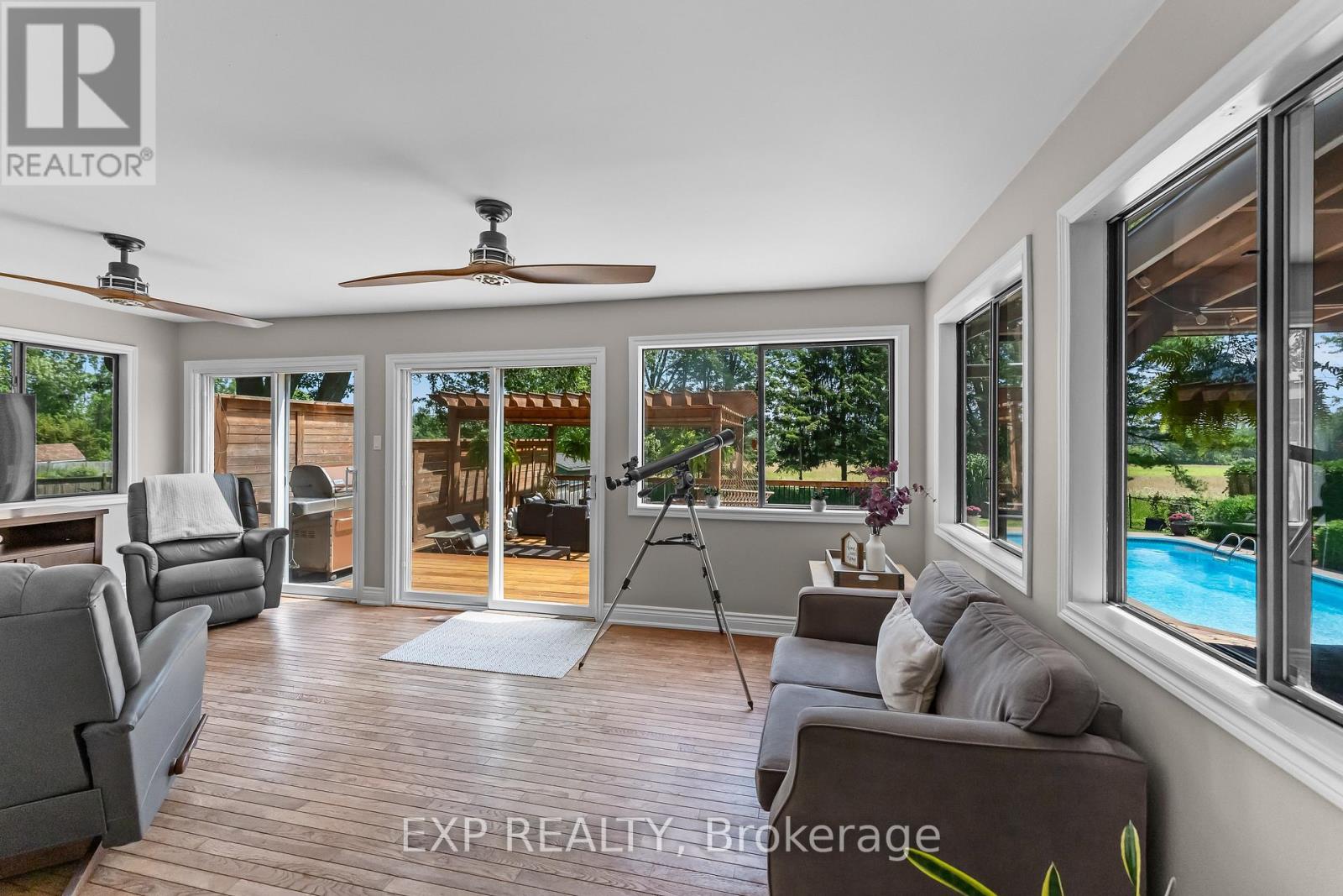 Residential in Pelham (Fonthill) 2