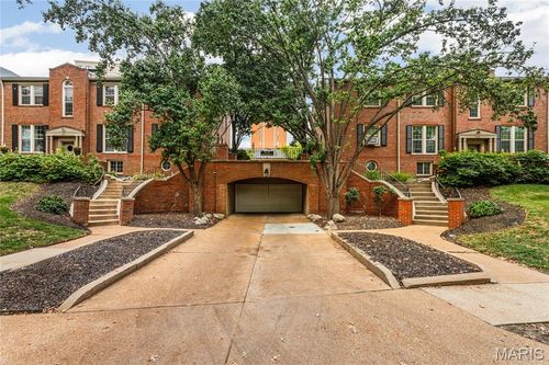 3e-827 Westwood Dr, Clayton, MO, 63105-2747 | Card Image