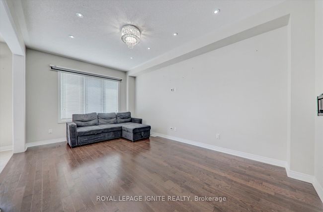 102 Garrardview St, House other with 4 bedrooms, 4 bathrooms and 2 parking in Ajax ON | Image 8