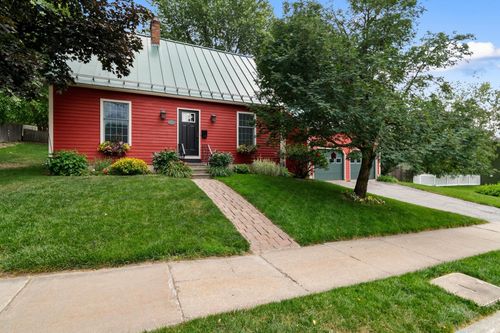 95 Dion St, Winooski, VT, 05404-1515 | Card Image