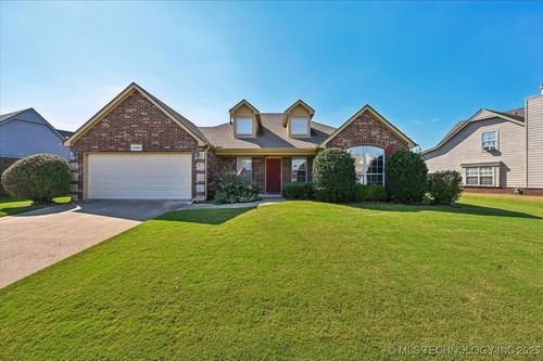 2000 N 6th St, Broken Arrow, OK, 74012-8123 | Card Image
