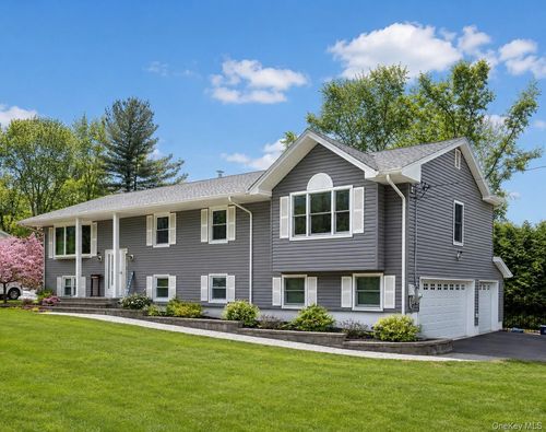 6 Hemlock Ln, Thiells, NY, 10984-1315 | Card Image