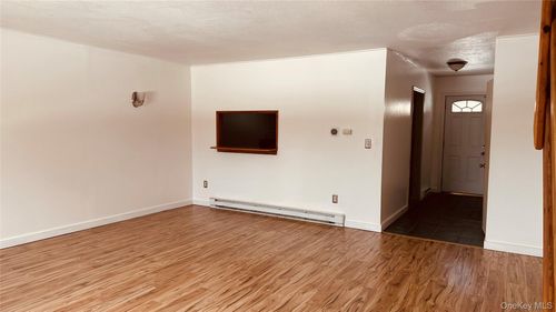 apt-17-881 Albany Post Rd, New Paltz, NY, 12561-4131 | Card Image
