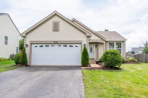 636 Hamilton Ln, North Aurora, IL, 60542-9116 | Card Image