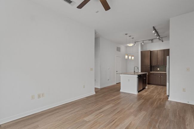 UNIT-2027 - 1900 Barton Springs Rd, Condo with 2 bedrooms, 2 bathrooms and null parking in Austin TX | Image 11