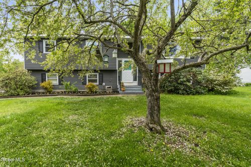 9 Crestmont Dr, Clifton Park, NY, 12065-2706 | Card Image