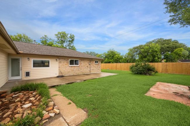 2804 Neches River Dr, House other with 3 bedrooms, 2 bathrooms and 2 parking in Pearland TX | Image 14