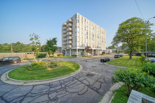 202-715 W Michigan Ave, Jackson, MI, 49201-1914 | Card Image