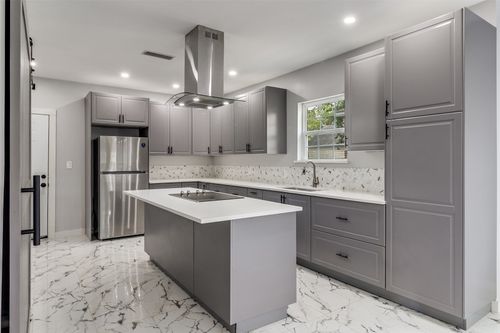 729 S Waverly Dr, Dallas, TX, 75208-7446 | Card Image