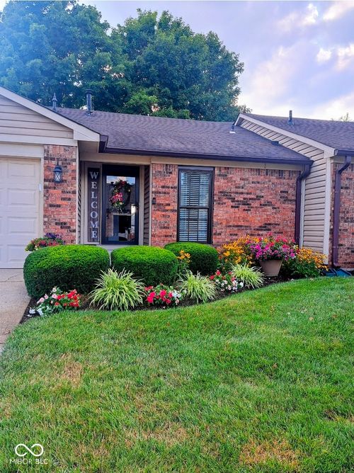 1736 Wellesley Commons, Indianapolis, IN, 46219-8422 | Card Image
