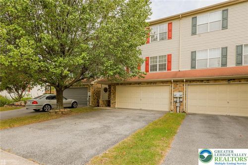 6689 Jefferson Ct, New Tripoli, PA, 18066-3654 | Card Image