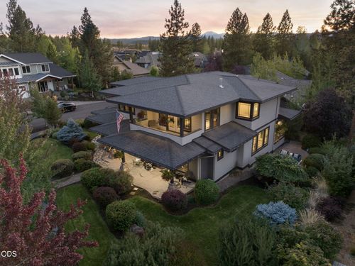 19062 Mt Mcloughlin Ln, Bend, OR, 97703-6594 | Card Image