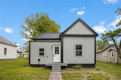 325 E Lake St, Marceline, MO, 64658-1543 | Card Image