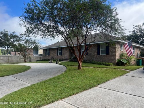 106 Shady Dr, Long Beach, MS, 39560-3127 | Card Image