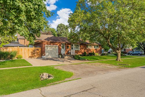6 Maplewood Dr, Saint Catharines, ON, L2M3P1 | Card Image