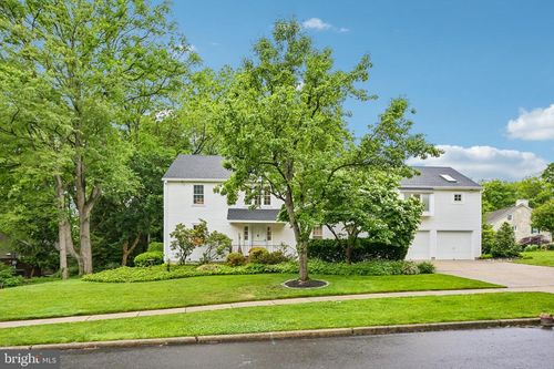 12 Circle Dr, Moorestown, NJ, 08057-2232 | Card Image