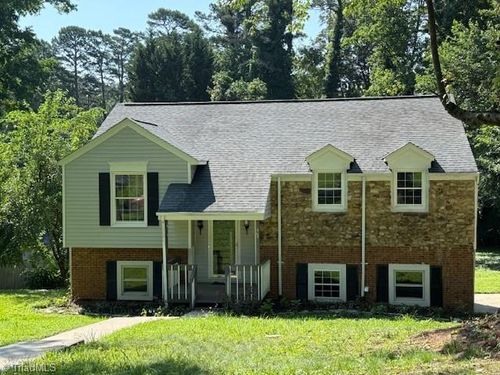 305 Rollingwood Rd, Jamestown, NC, 27282-8811 | Card Image