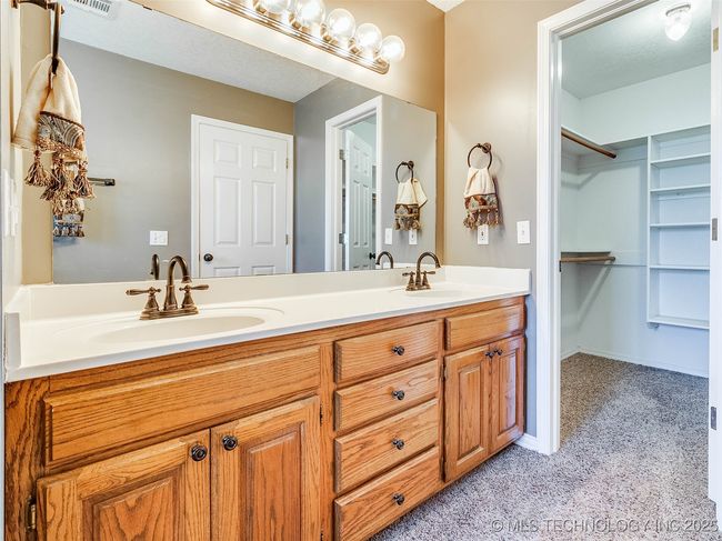 2018 Briarwood St, House other with 3 bedrooms, 2 bathrooms and null parking in Stroud OK | Image 35